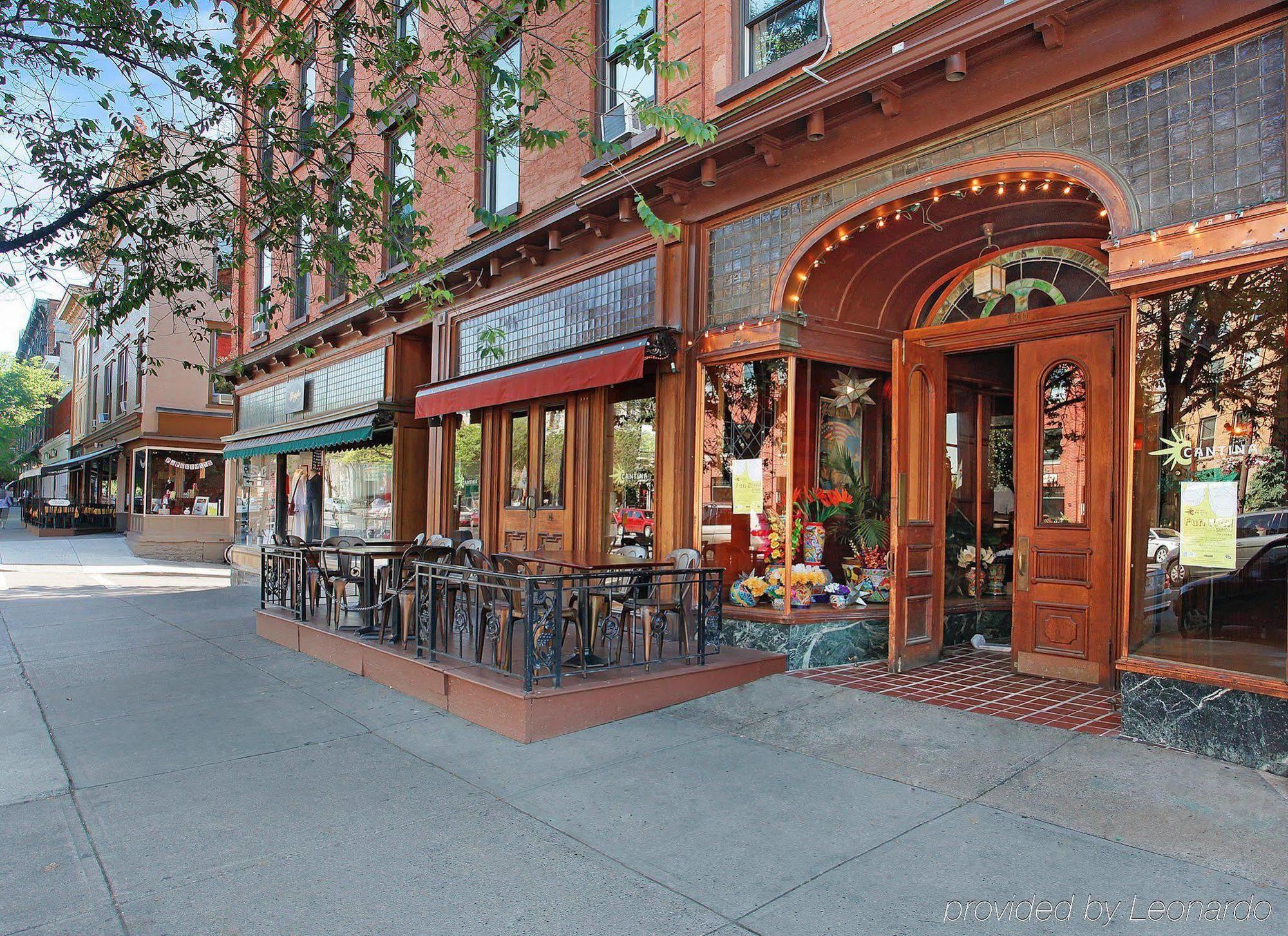 Hotel The Saratoga Hilton Saratoga Springs Exterior foto